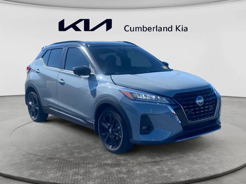 Used 2024 Nissan Kicks SR w/ SR Premium Package FWD image 7