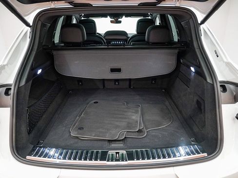 Certified 2025 Porsche Cayenne image 30