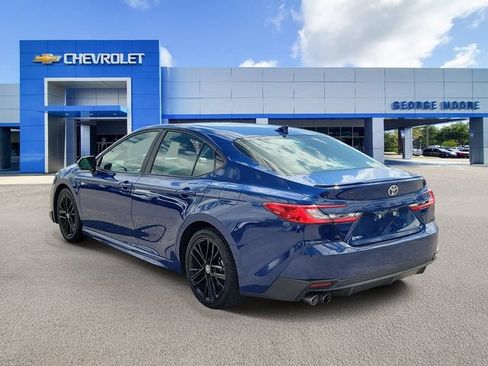 Used 2025 Toyota Camry SE FWD image 3