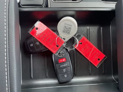New 2026 Toyota Tundra Limited AWD/4WD image 18