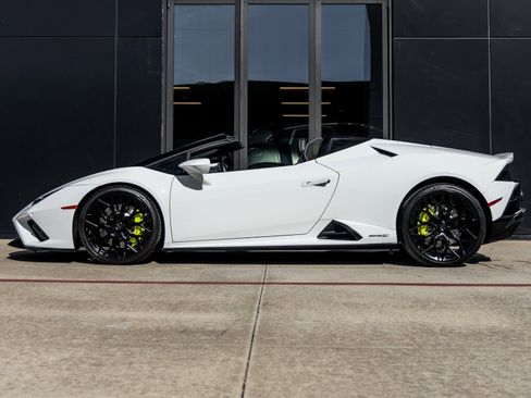 Used 2020 Lamborghini Huracan EVO image 10