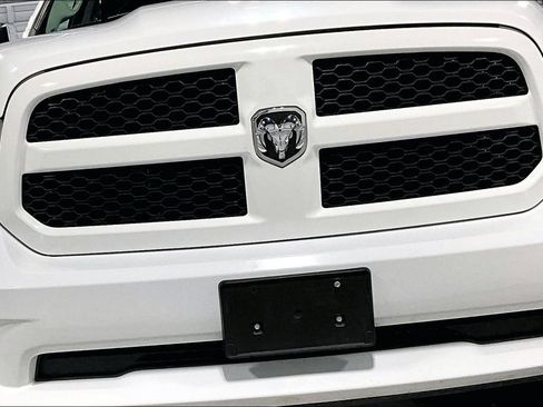 Used 2018 RAM 1500 Express w/ Express Value Package AWD/4WD image 33