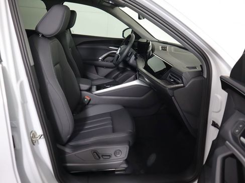 Used 2025 Audi Q5 Premium w/ Convenience Package image 22