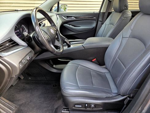 Used 2020 Buick Enclave Essence image 10