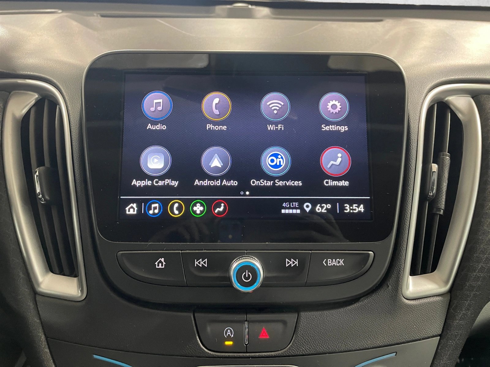 Used 2025 Chevrolet Malibu LT FWD image 16