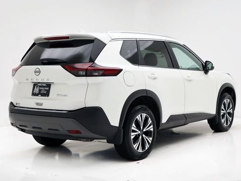 Used 2023 Nissan Rogue SV w/ SV Premium Package image 9