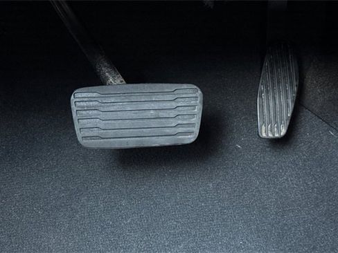 Used 2025 GMC Sierra 1500 SLT image 41