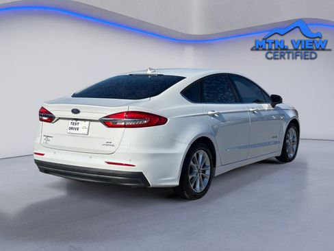 Used 2019 Ford Fusion SE image 12