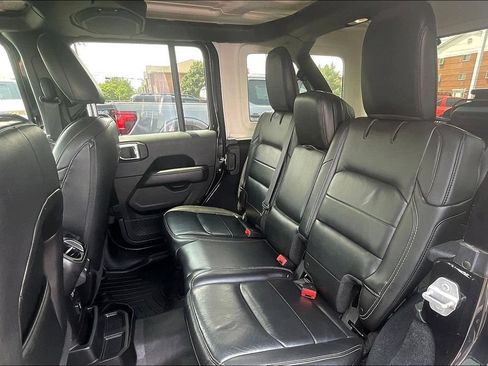 Used 2018 Jeep Wrangler Unlimited Sahara AWD/4WD image 24