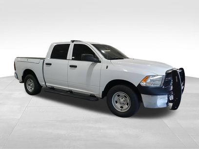 Used 2022 RAM 1500 4x4 Crew Cab Classic w/ Chrome Appearance Group