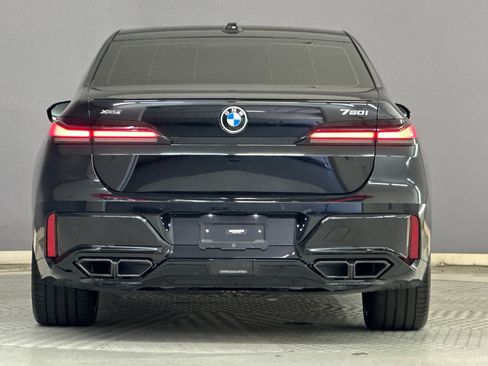 Certified 2023 BMW 760i xDrive w/ Executive Package AWD/4WD image 9