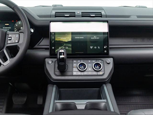 New 2026 Land Rover Defender 130 X-Dynamic SE AWD/4WD image 29