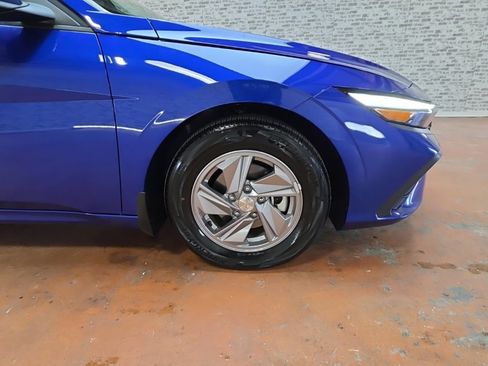 Used 2025 Hyundai Elantra SE image 8