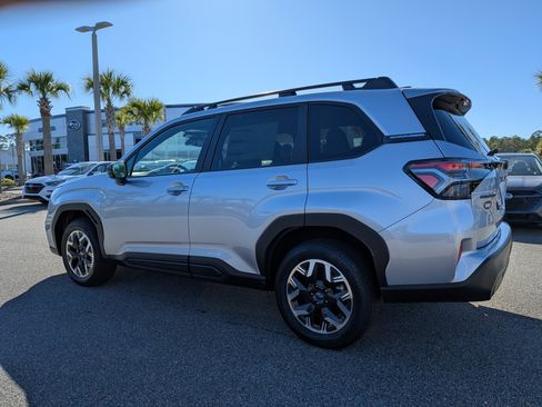 Used 2026 Subaru Forester Premium AWD/4WD image 6