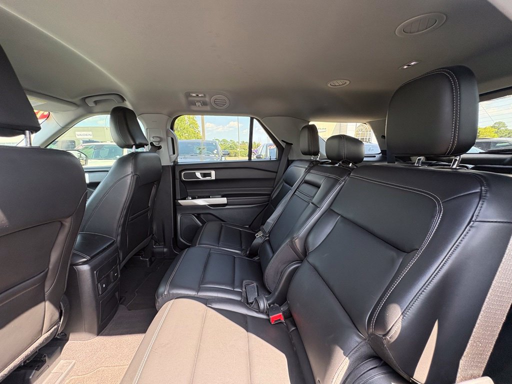 Used 2023 Ford Explorer XLT w/ Equipment Group 202A RWD image 17
