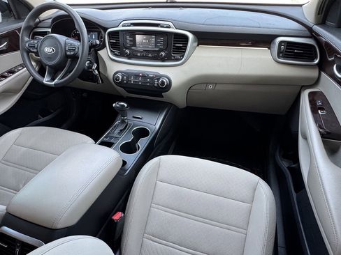 Used 2016 Kia Sorento LX image 21