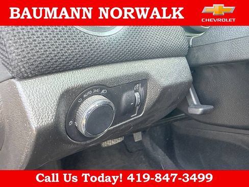 Used 2015 Chevrolet Cruze LT FWD image 17