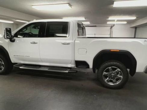 New 2026 GMC Sierra 2500 SLT w/ SLT Premium Package AWD/4WD image 6