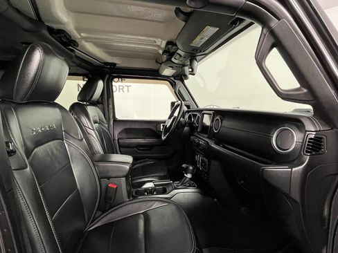 Used 2018 Jeep Wrangler Unlimited Sahara image 22