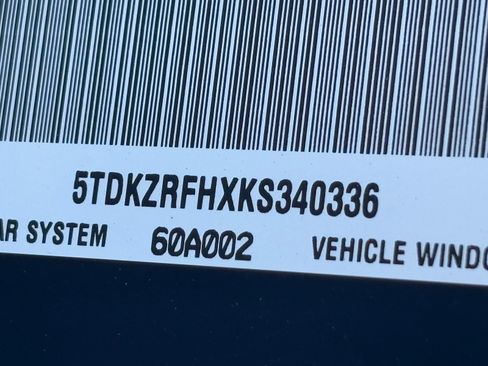 Certified 2019 Toyota Highlander FWD V6 image 31