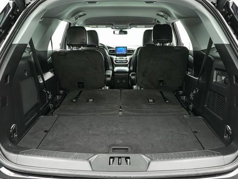 Certified 2023 Ford Explorer XLT w/ Equipment Group 202A image 21