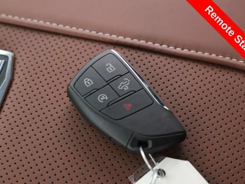Used 2026 GMC Sierra 2500 Denali Ultimate w/ LPO, GMC Protection Package AWD/4WD image 3