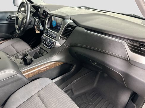 Used 2019 Chevrolet Suburban LS image 30