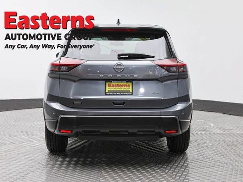 Used 2024 Nissan Rogue S AWD/4WD image 6