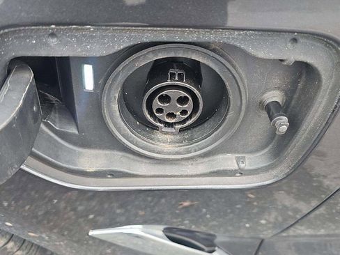 Used 2023 BMW 530e xDrive 530e iPerformance w/ Convenience Package image 4