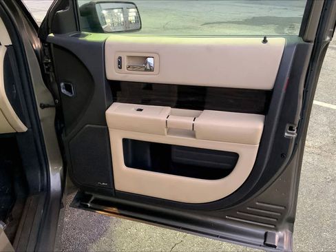 Used 2013 Ford Flex SEL image 21