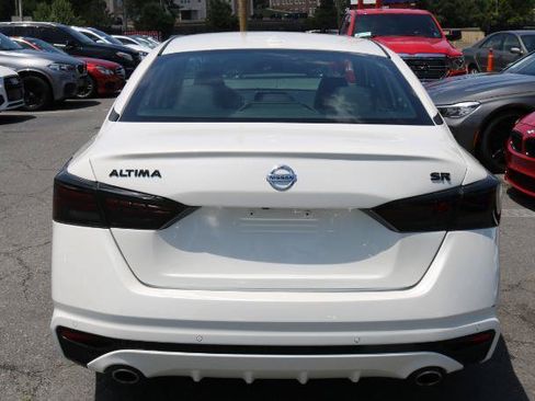 Used 2020 Nissan Altima 2.5 SR w/ Premium Package FWD image 6
