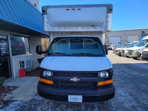 Used 2014 Chevrolet Express 4500 Extended image 4