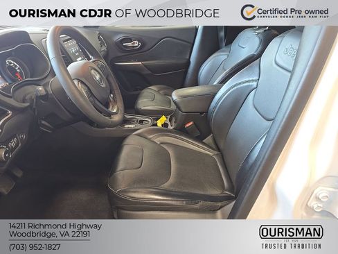 Used 2022 Jeep Cherokee Latitude Lux w/ Sun & Sound Group AWD/4WD image 5