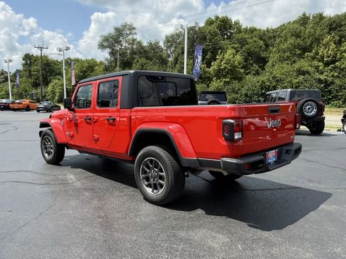 Used 2023 Jeep Gladiator Overland image 8