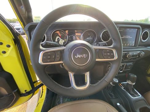 Used 2023 Jeep Wrangler Unlimited Rubicon 4xe AWD/4WD image 14