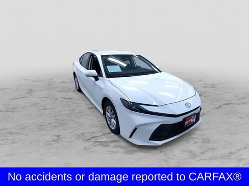 Used 2026 Toyota Camry LE FWD image 3