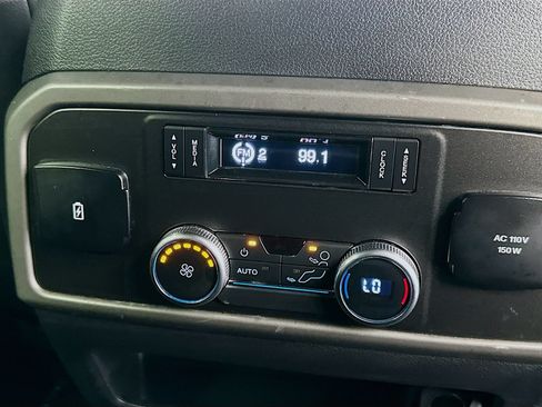 Used 2019 Ford Expedition XLT w/ Equipment Group 202A AWD/4WD image 25
