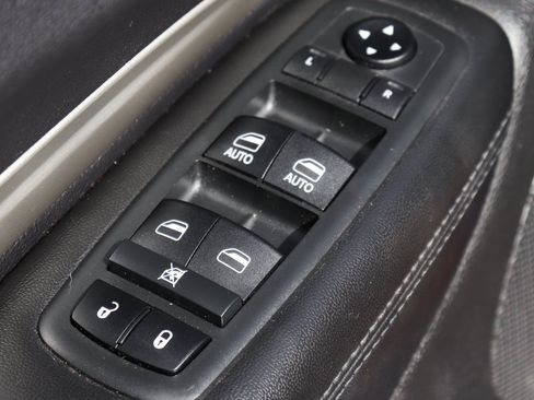 Used 2019 Dodge Durango SXT image 14