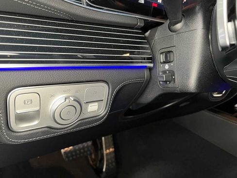 New 2026 Mercedes-Benz GLS 580 4MATIC image 27