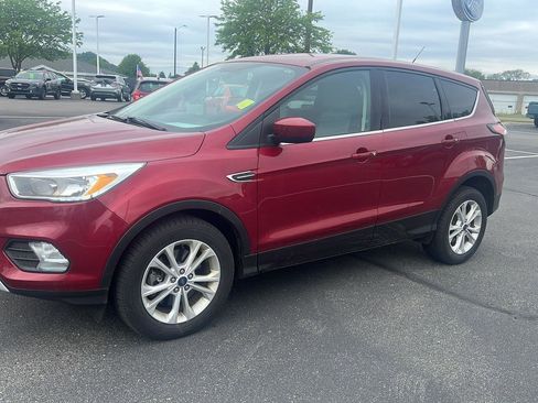 Used 2017 Ford Escape SE w/ SE Cold Weather Package AWD/4WD image 12