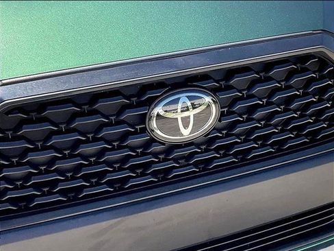 Used 2022 Toyota Corolla Cross LE w/ Moonroof Package FWD image 29