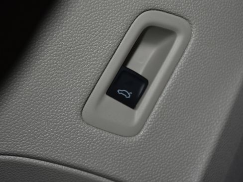 New 2026 Volkswagen Atlas SE image 5