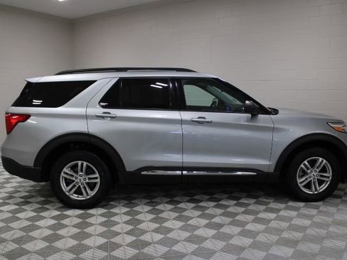 Used 2023 Ford Explorer XLT w/ Equipment Group 202A image 12