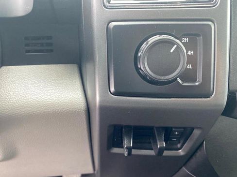 Used 2019 Ford F250 XLT w/ Snow Plow Prep Package image 8