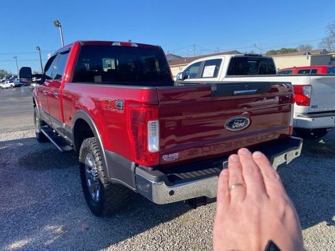 Used 2017 Ford F250 Lariat w/ Chrome Package image 5