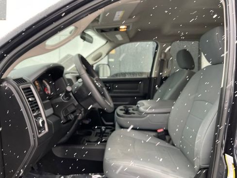 Used 2018 RAM 2500 Tradesman w/ Chrome Appearance Group image 10