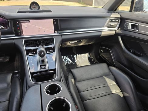 Used 2022 Porsche Panamera 4 Platinum Edition image 21