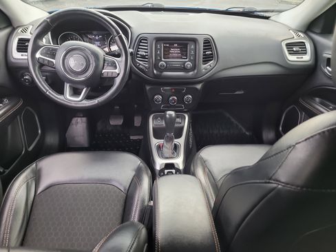 Used 2018 Jeep Compass Latitude image 16