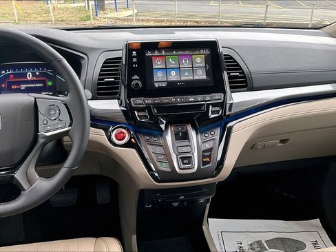 Used 2023 Honda Odyssey Elite image 9