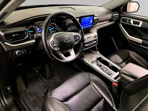 Certified 2022 Ford Explorer XLT w/ Equipment Group 202A AWD/4WD image 12